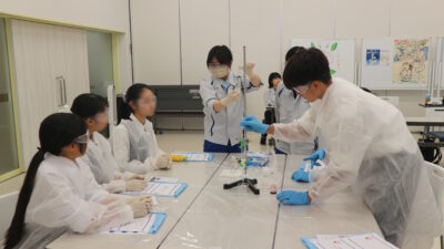 第14回佐倉アカデミア 株式会社常磐植物化学研究所講座「カシス抽出液からアントシアニンを精製しよう!」2025の実施